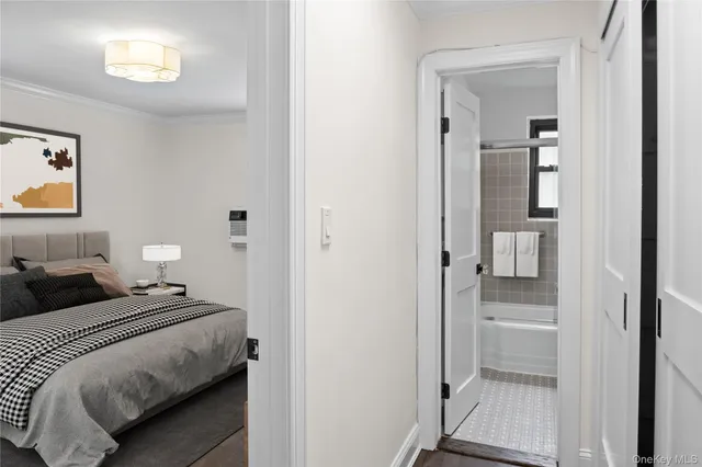 $320,000 | 6 West Mill Drive, Unit 1A, Great Neck, NY 11021