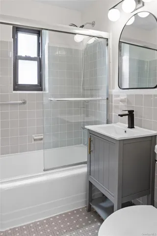 $320,000 | 6 West Mill Drive, Unit 1A, Great Neck, NY 11021