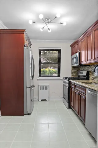 $320,000 | 6 West Mill Drive, Unit 1A, Great Neck, NY 11021