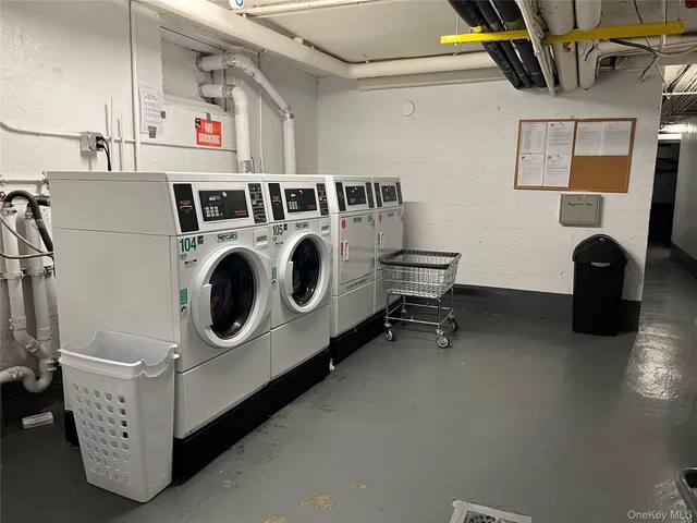 $320,000 | 6 West Mill Drive, Unit 1A, Great Neck, NY 11021