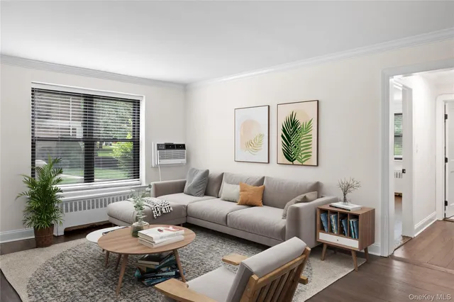 $320,000 | 6 West Mill Drive, Unit 1A, Great Neck, NY 11021