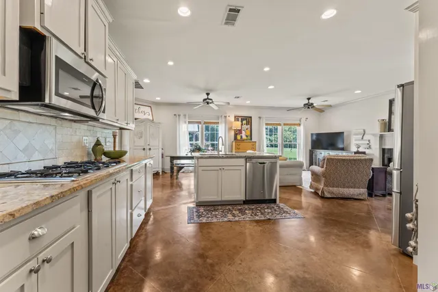 $879,000 | 7953 Pipes Lane, Ethel, LA 70730