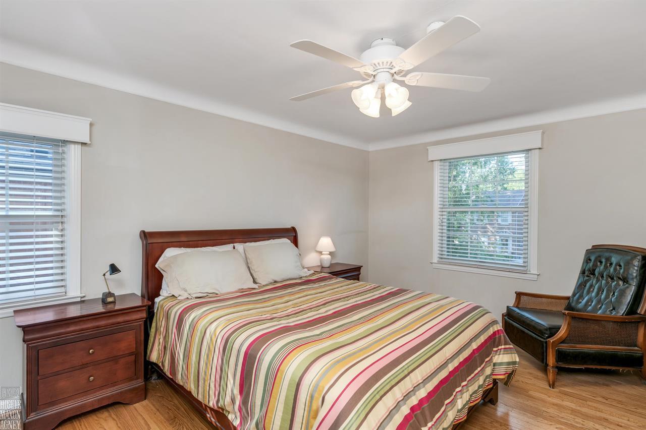 1649 Severn Road Grosse Pointe, MI 48236 - Photo 9 of 18 31328707-8.JPG