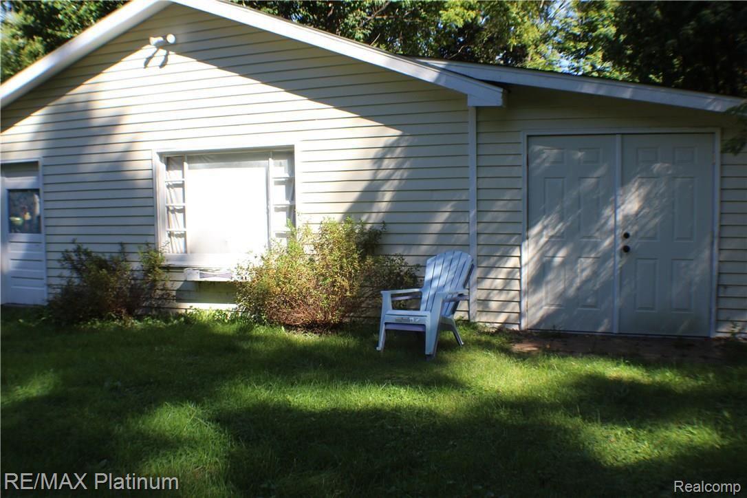 300 East South Holly Road Fenton, MI 48430 - Photo 8 of 38 IMG_0229.JPG