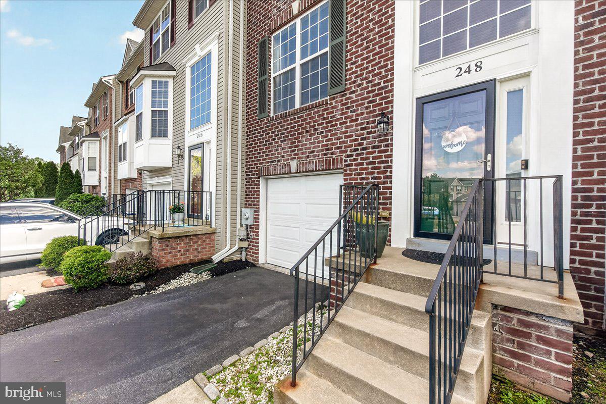 248 Timber View Court Frederick, MD 21702 - Photo 3 of 35