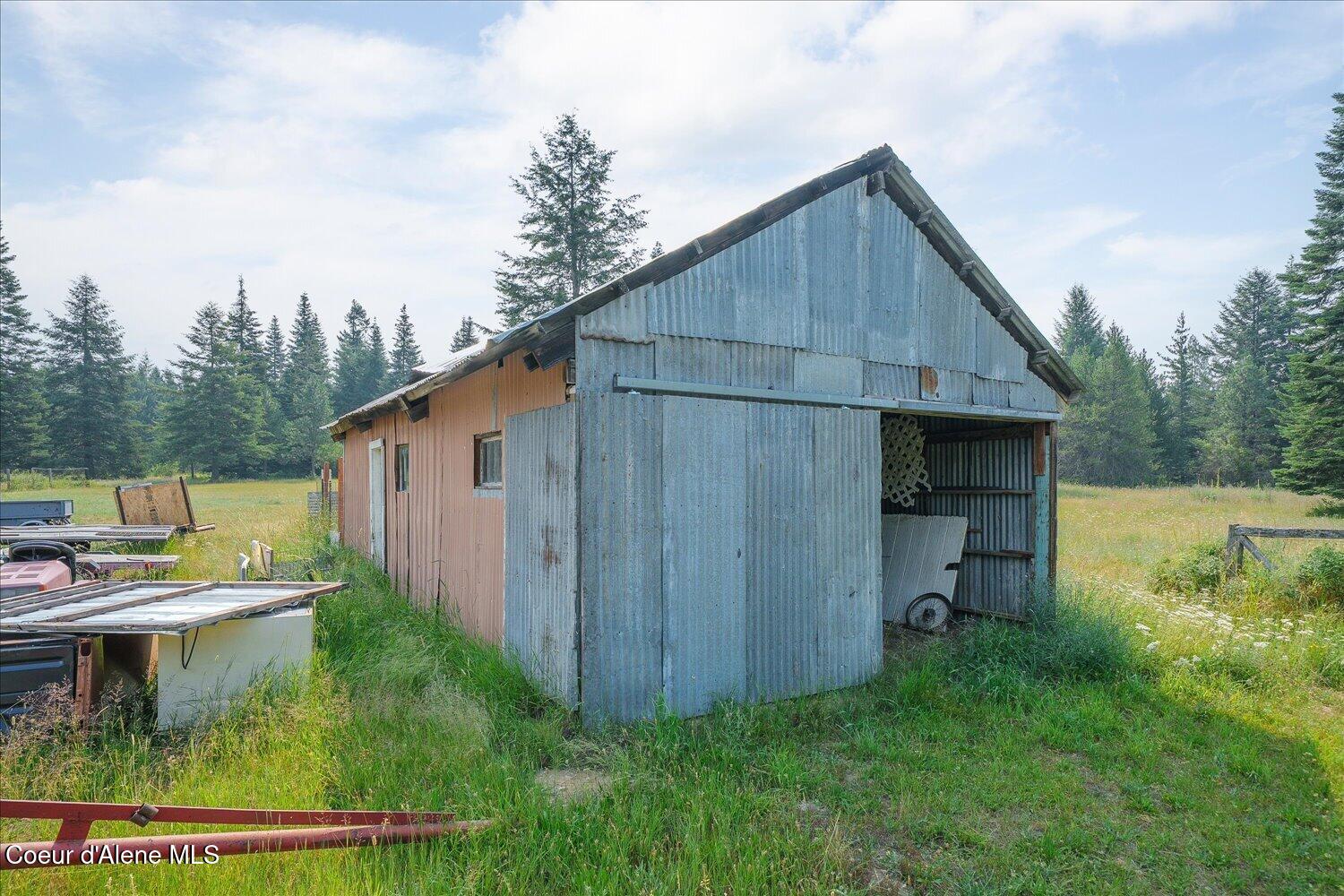 600 West Rocky Road Rathdrum, ID 83858 - Photo 28 of 35 Animal Quarters