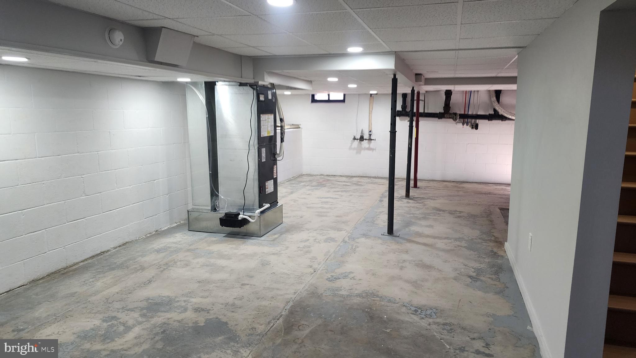 706 East Division Street Dover, DE 19901 - Photo 19 of 20 a view of a elevator