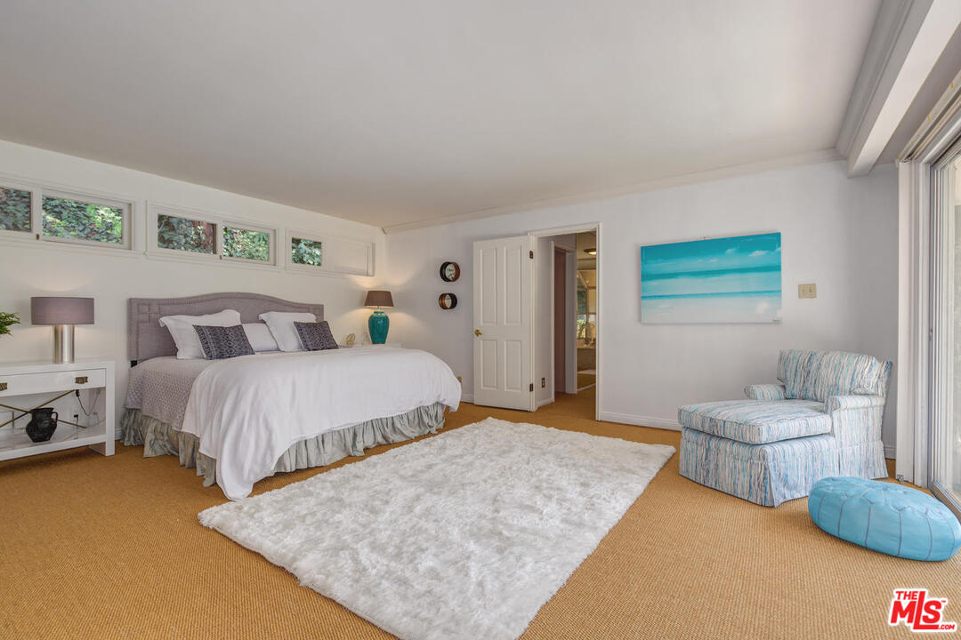 916 Foothill Road Beverly Hills, CA 90210 - Photo 14 of 30