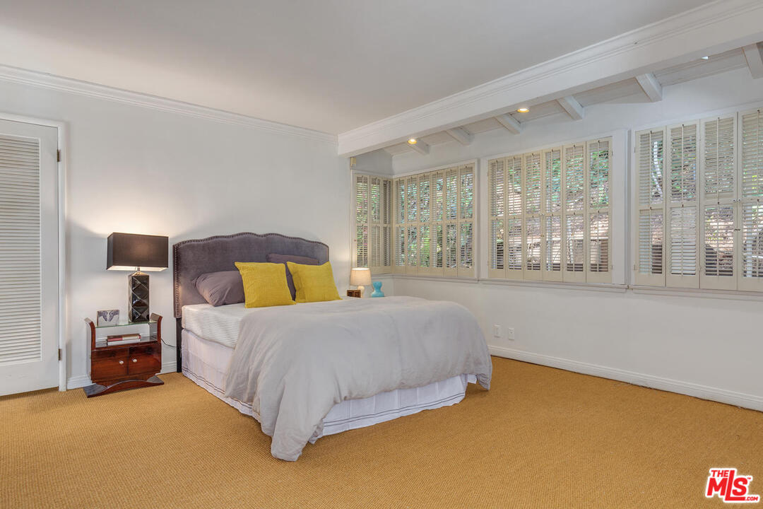 916 Foothill Road Beverly Hills, CA 90210 - Photo 18 of 30