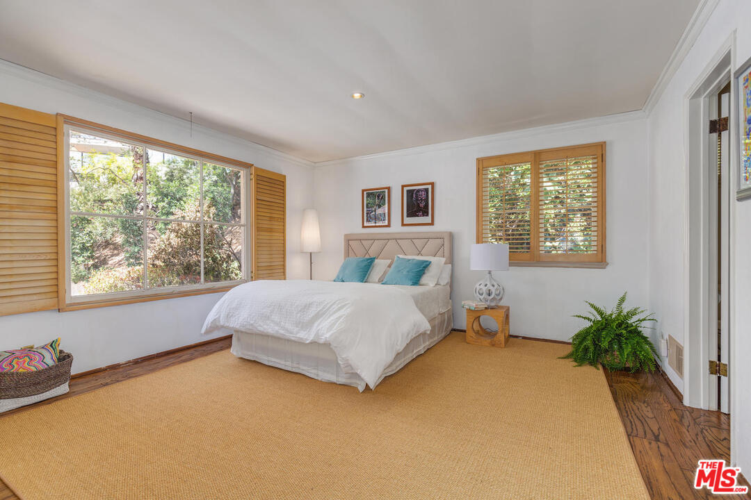 916 Foothill Road Beverly Hills, CA 90210 - Photo 19 of 30