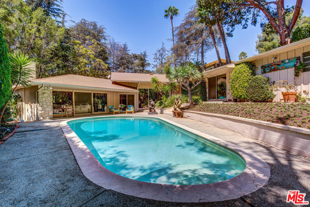 916 Foothill Road Beverly Hills, CA 90210 - Photo 26 of 30