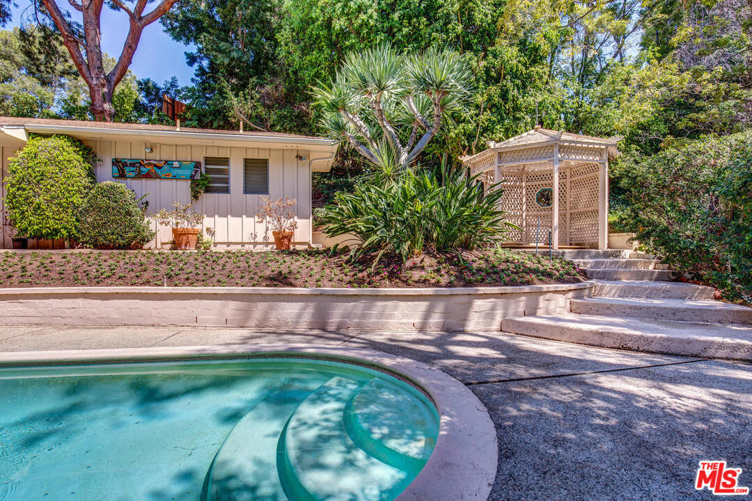 916 Foothill Road Beverly Hills, CA 90210 - Photo 27 of 30