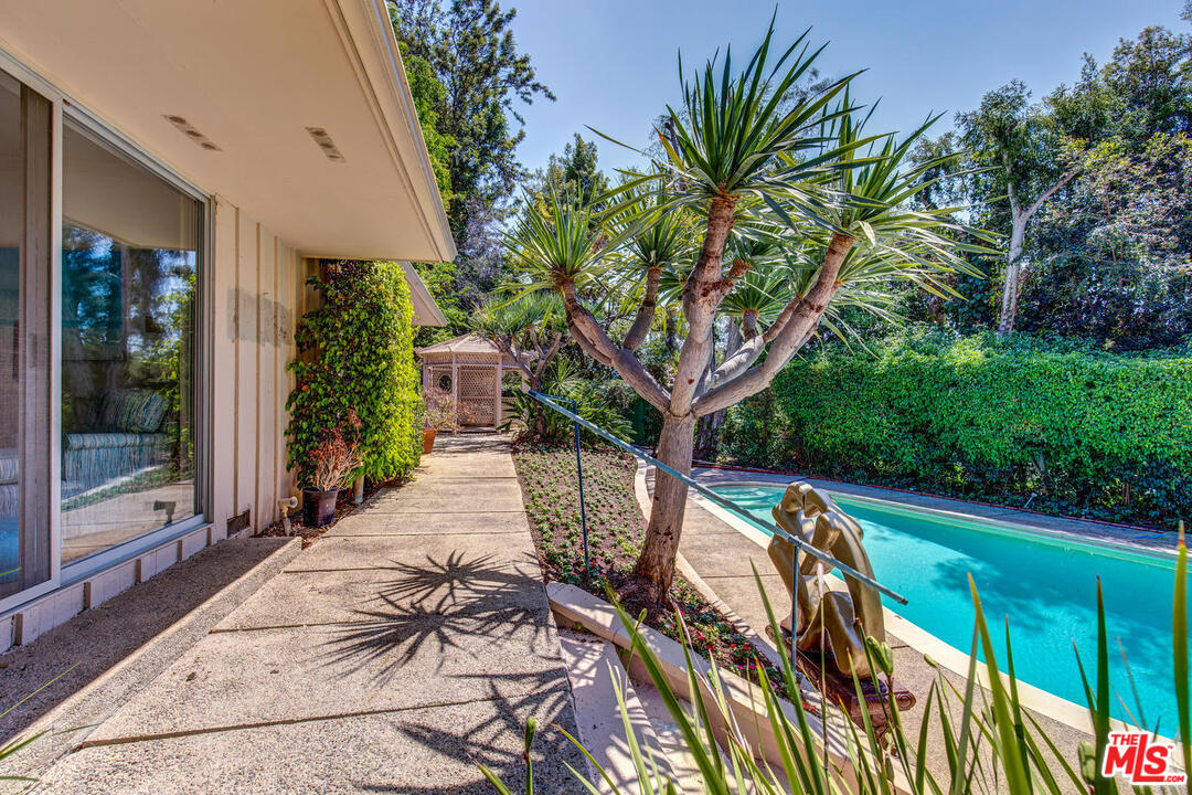 916 Foothill Road Beverly Hills, CA 90210 - Photo 30 of 30