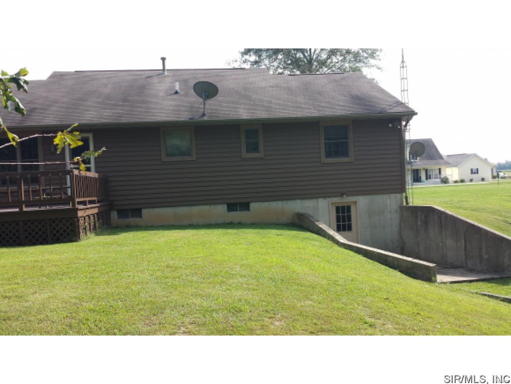 40 Smith Road Nashville, IL 62263 - Photo 3 of 23 Gallery Image 3