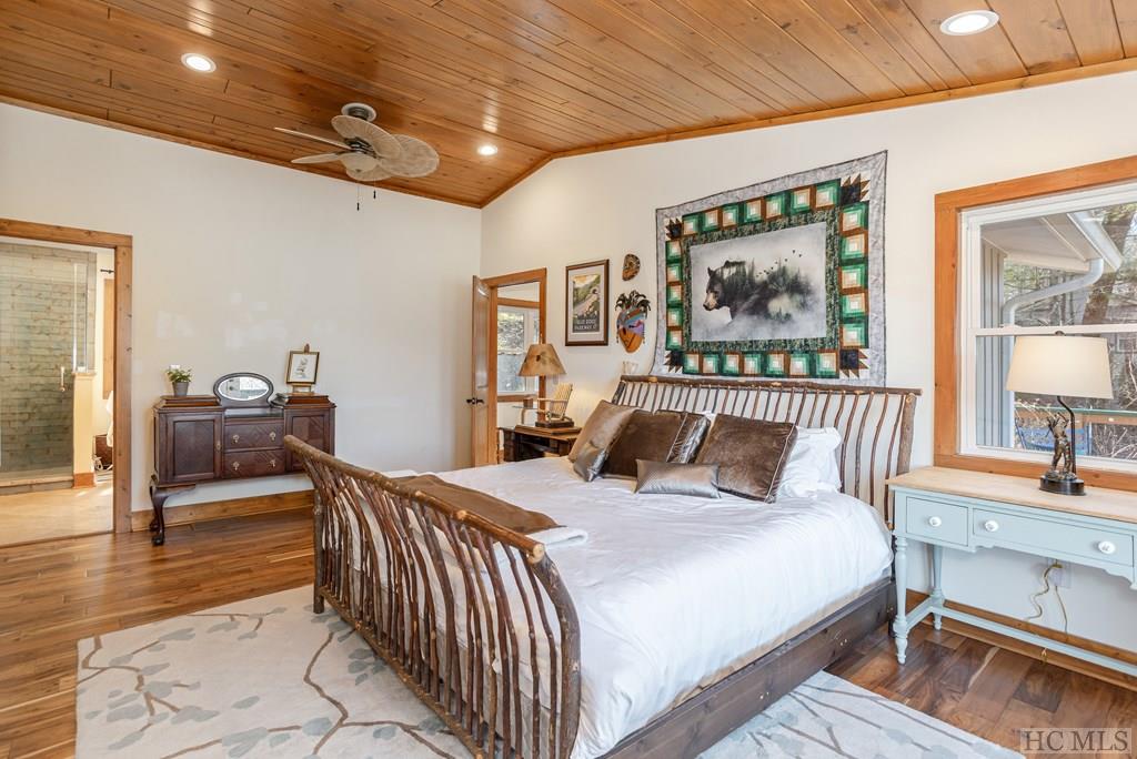 278 Golf View Road Sapphire, NC 28774 - Photo 33 of 68 Gallery Image 33