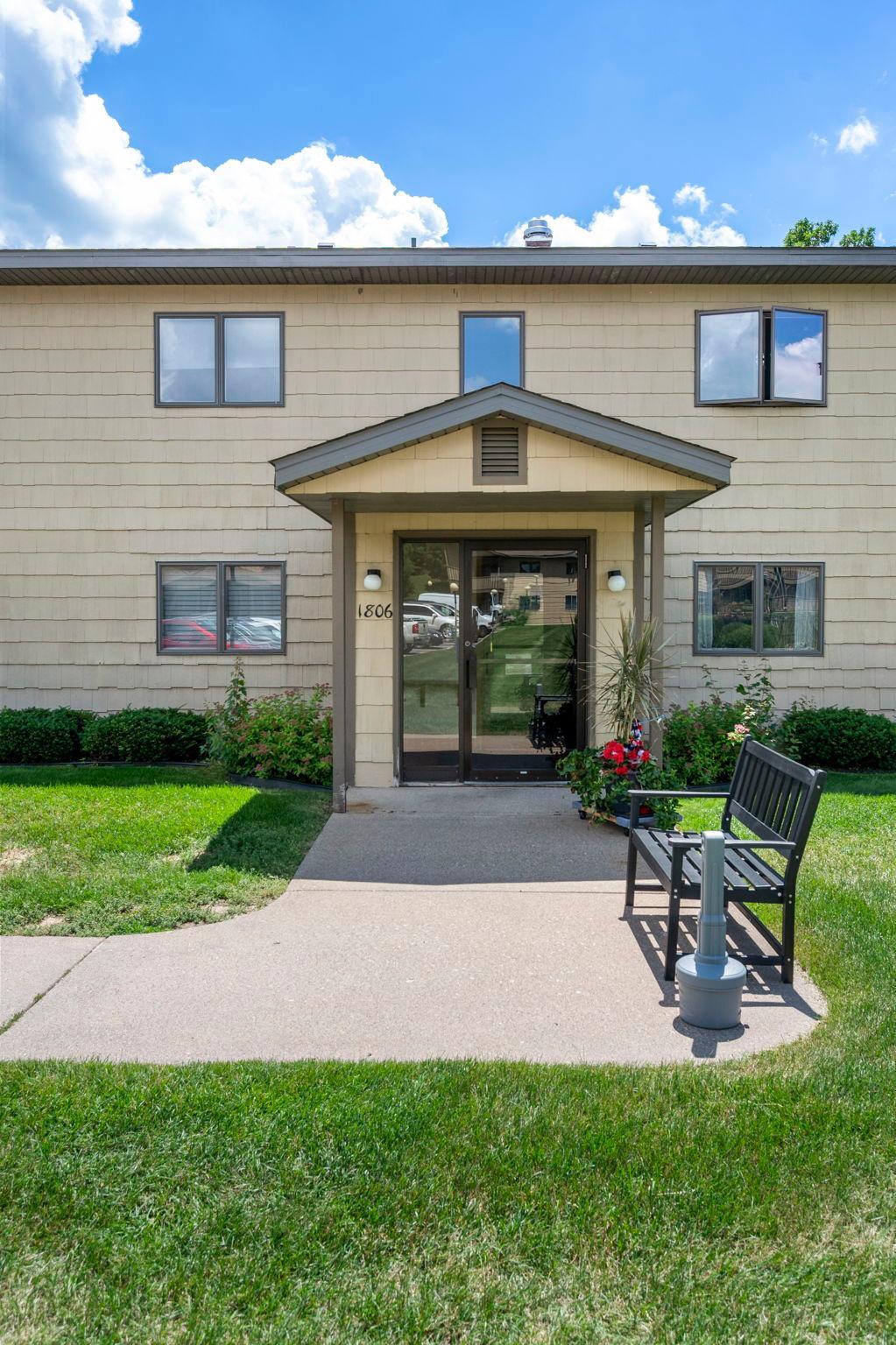 1806 Pioneer Road, Unit 113 Red Wing, MN 55066 - Photo 2 of 29