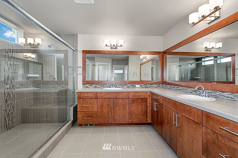 5303 Northeast 11th Place Renton, WA 98059 - Photo 11 of 21