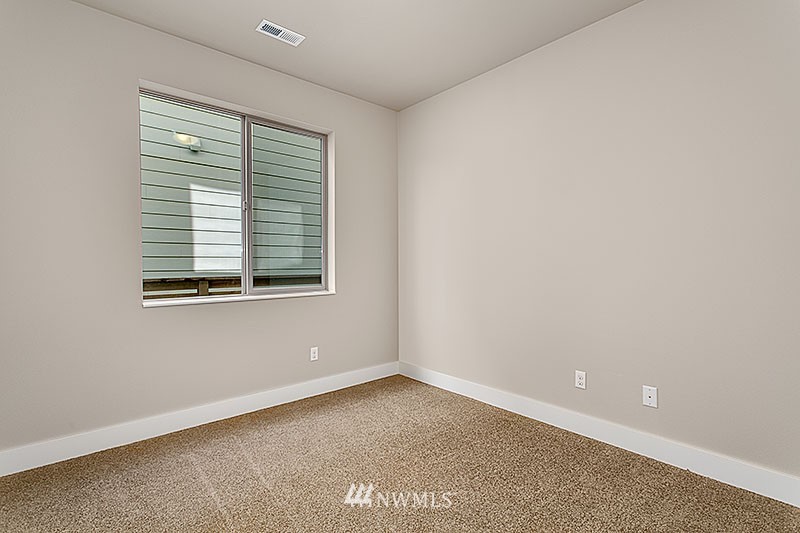 5303 Northeast 11th Place Renton, WA 98059 - Photo 4 of 21
