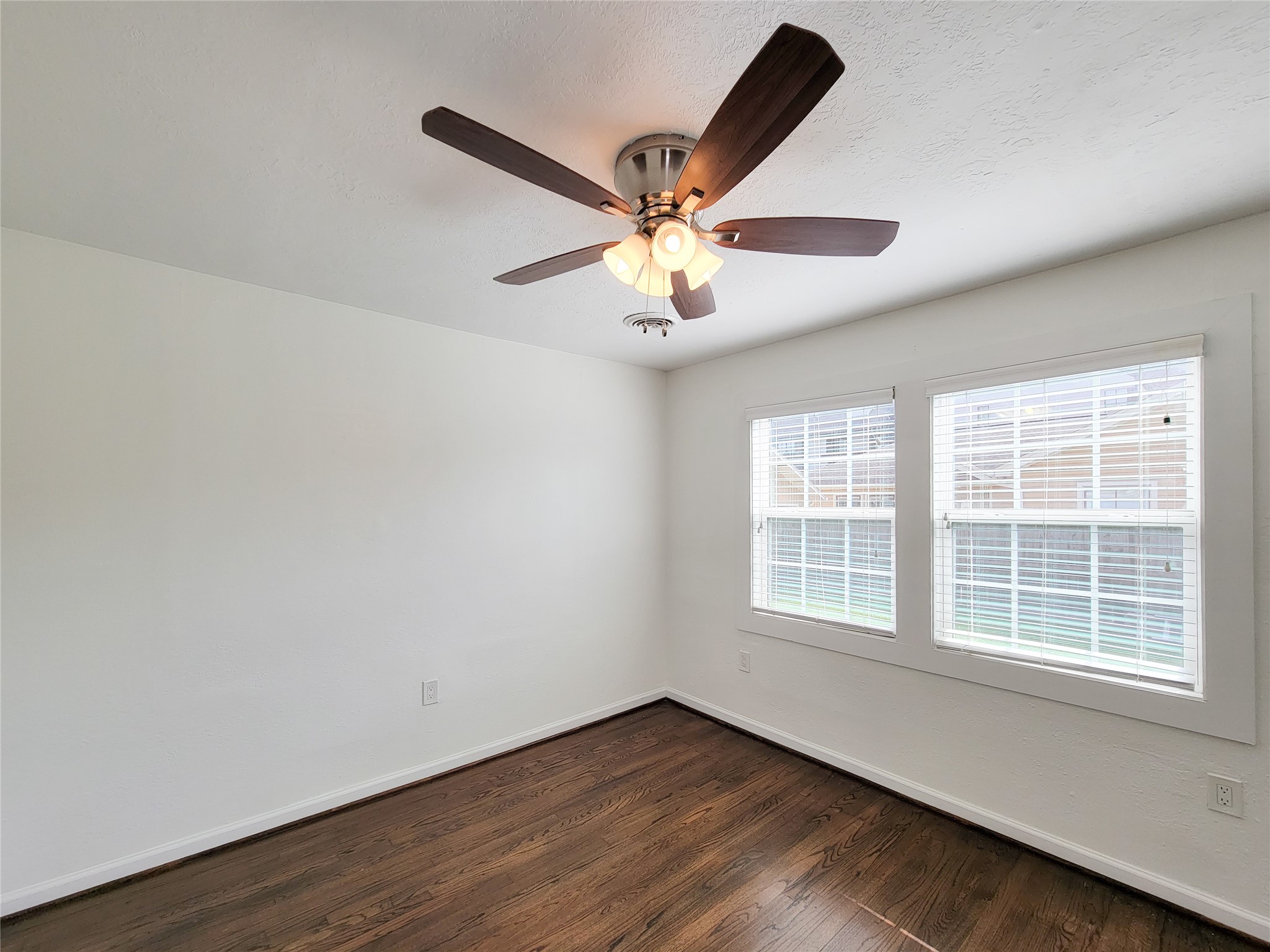 728 East 13th Street Houston, TX 77008 - Photo 8 of 26
