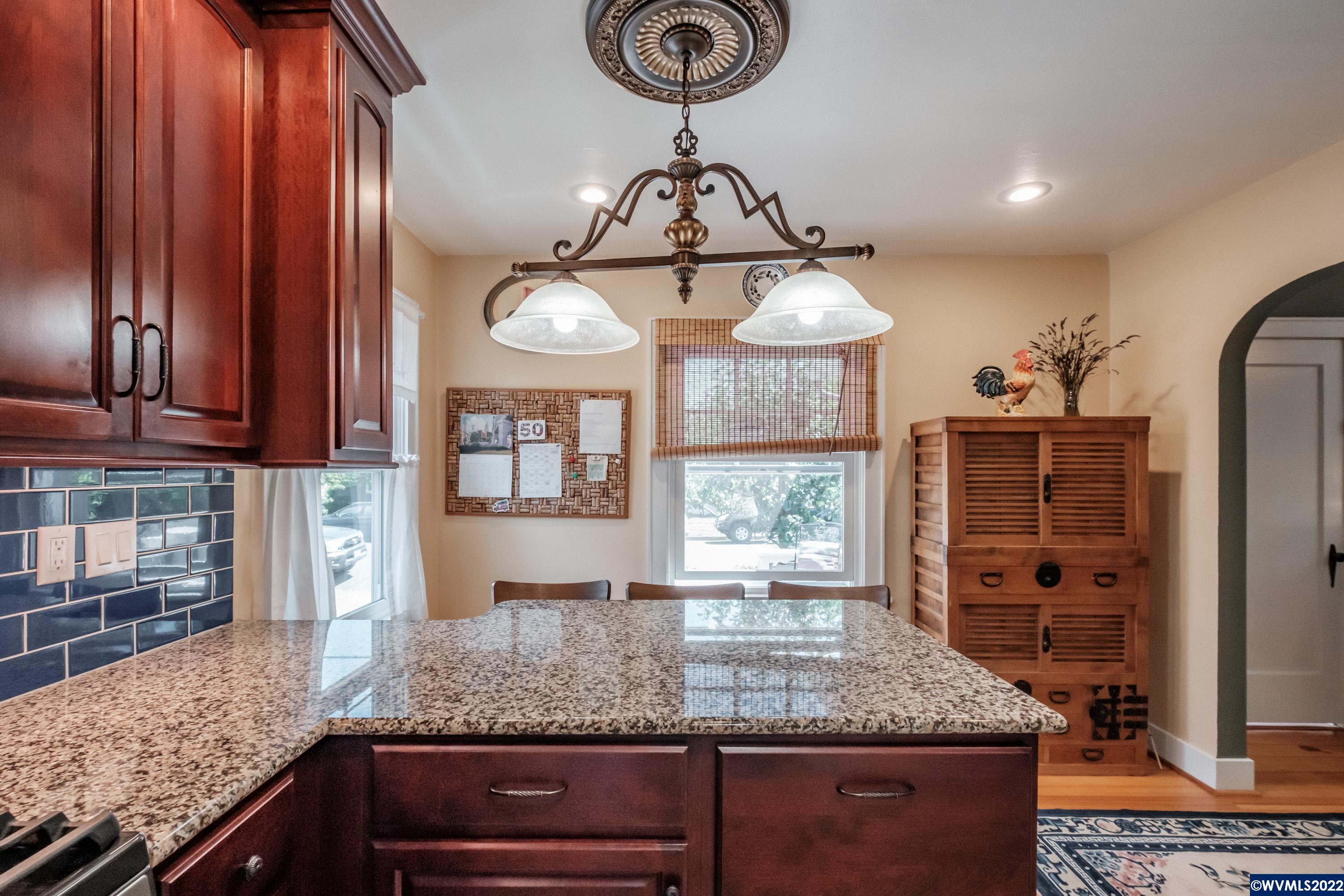 942 Southwest 11th Street Corvallis, OR 97333 - Photo 12 of 42