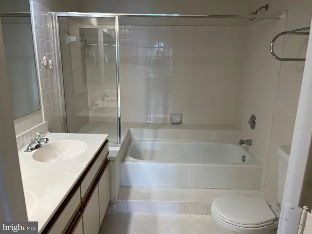 a view of a yard with plants