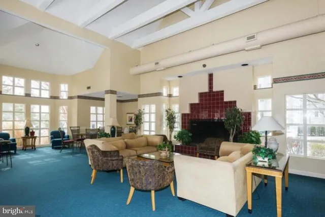 $2,100 | 3301 Sir Thomas Drive, Unit 6B41, Silver Spring, MD 20904