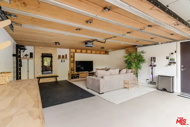 $1,749,000 | 1231 Old Topanga Canyon Road, Topanga, CA 90290