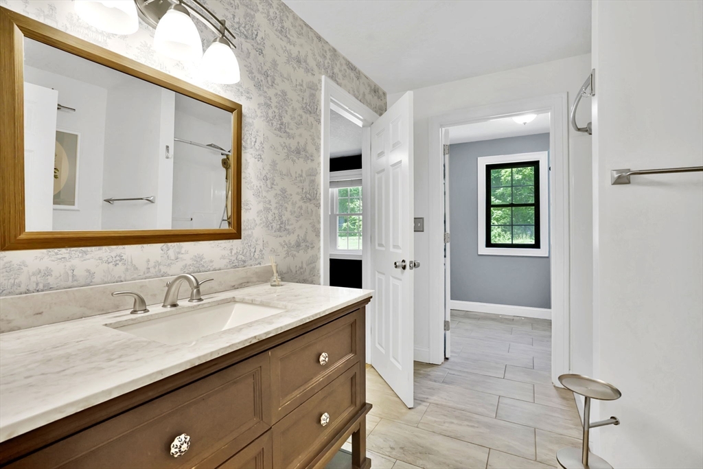 156 Hampden Road East Longmeadow, MA 01028 - Photo 18 of 37