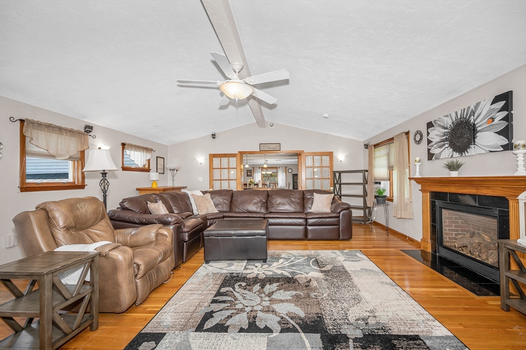 6 Surrey Road Woburn, MA 01801 - Photo 10 of 34
