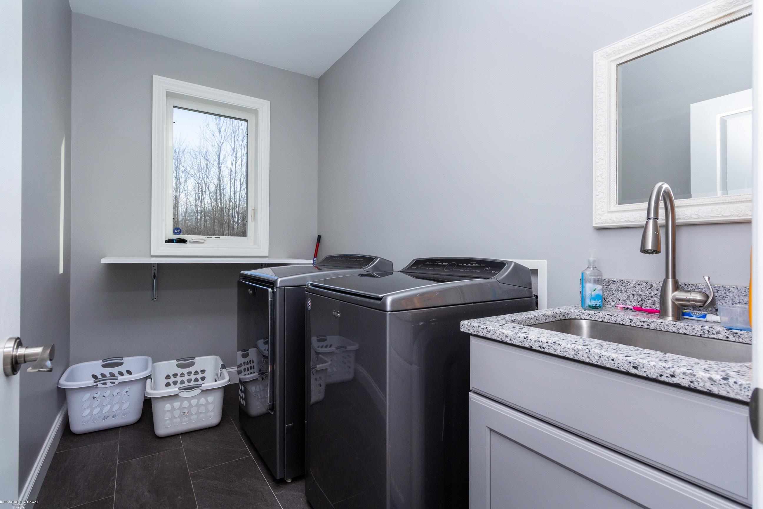 5075 Howe Road Grand Blanc, MI 48439 - Photo 35 of 65 50168656-f902bffb-4295-4ce3-85f6-baf20ca80f38.JPG