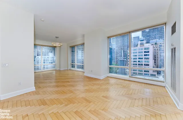 $2,150,000 | 845 United Nations Plaza, Unit 12E | Midtown East