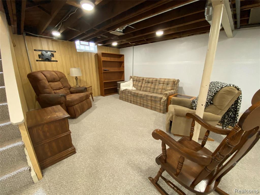 8025 Pelham Road Allen Park, MI 48101 - Photo 15 of 34