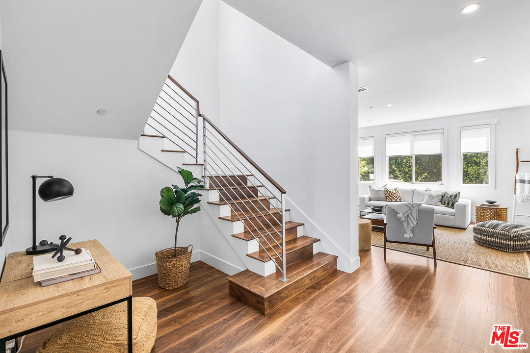 11304 Segrell Way Culver City, CA 90230 - Photo 2 of 29