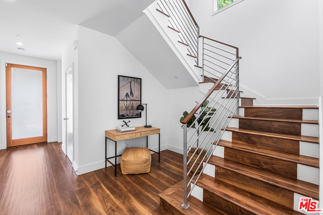 11304 Segrell Way Culver City, CA 90230 - Photo 12 of 29