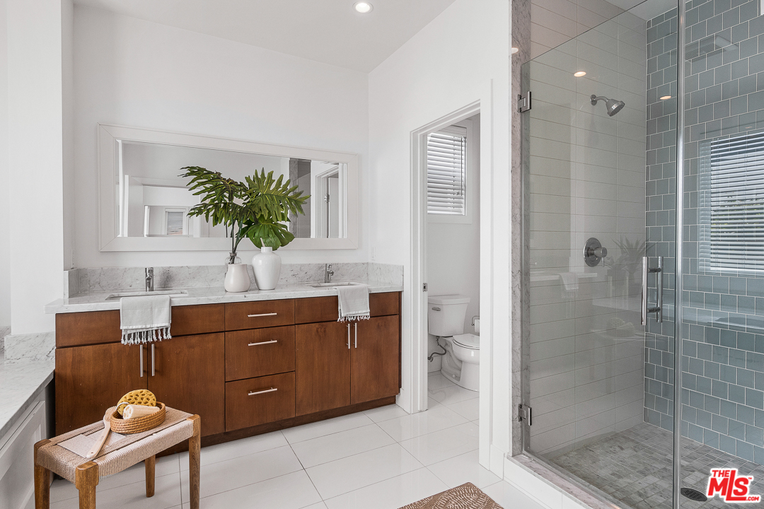 11304 Segrell Way Culver City, CA 90230 - Photo 17 of 29