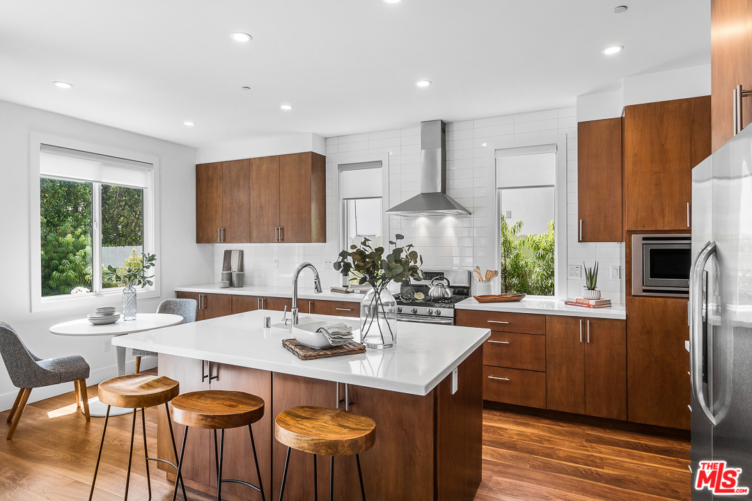 11304 Segrell Way Culver City, CA 90230 - Photo 6 of 29