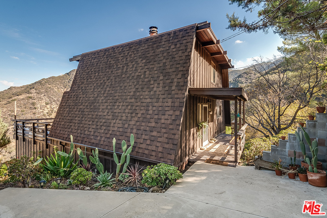 25260 Piuma Road Calabasas, CA 91302 - Photo 1 of 28 Gallery Image 1