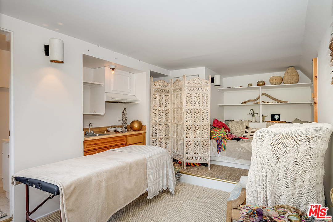 25260 Piuma Road Calabasas, CA 91302 - Photo 20 of 28 Gallery Image 20