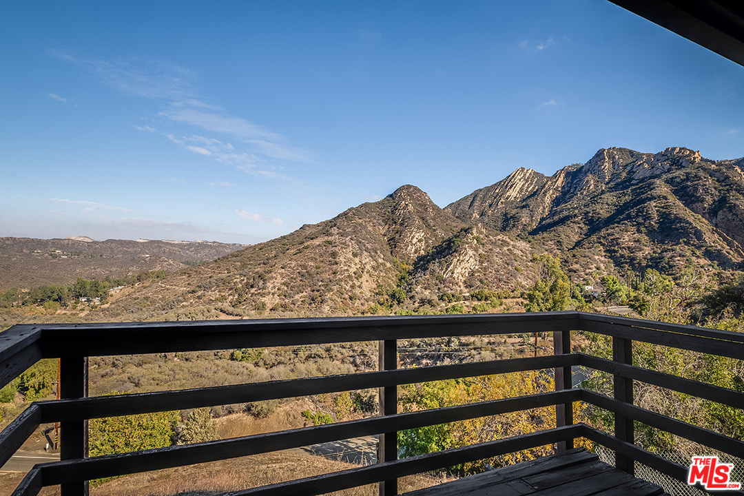 25260 Piuma Road Calabasas, CA 91302 - Photo 5 of 28 Gallery Image 5