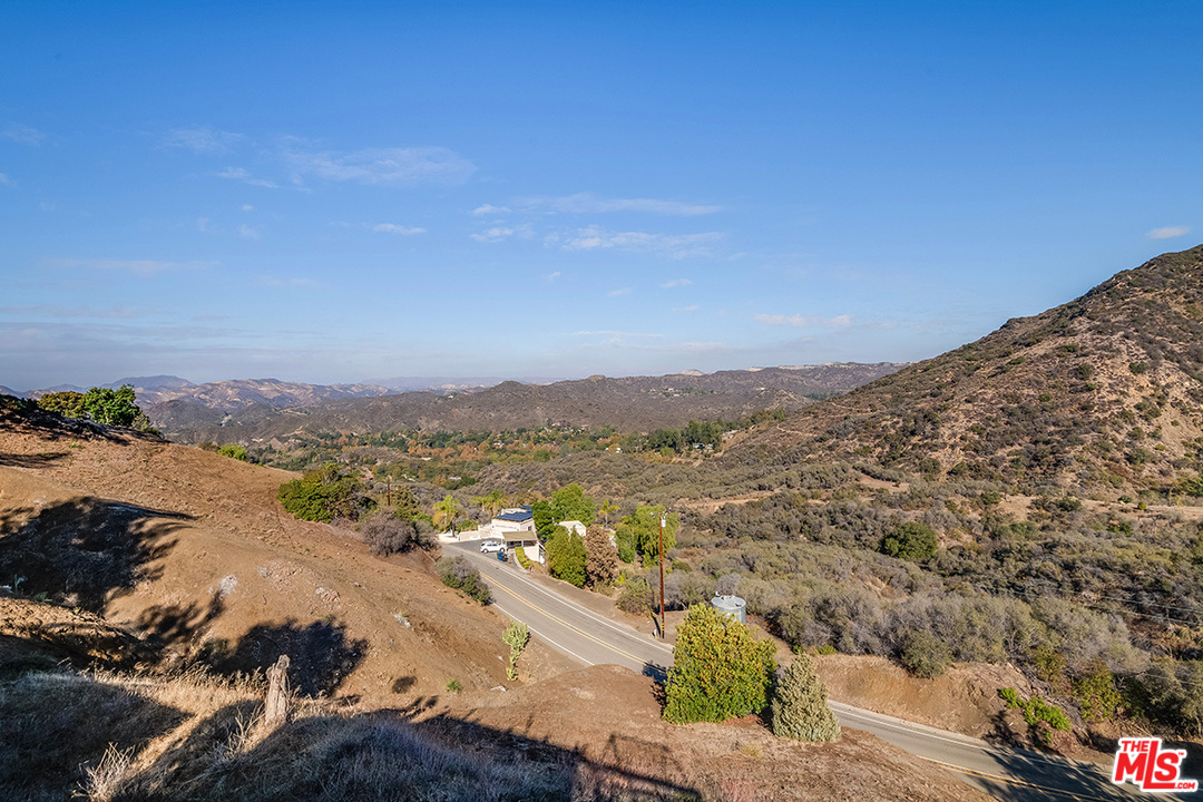 25260 Piuma Road Calabasas, CA 91302 - Photo 10 of 28 Gallery Image 10