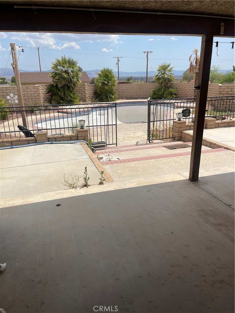 23859 Papago Road Apple Valley, CA 92307 - Photo 18 of 32 a view of balcony with furniture