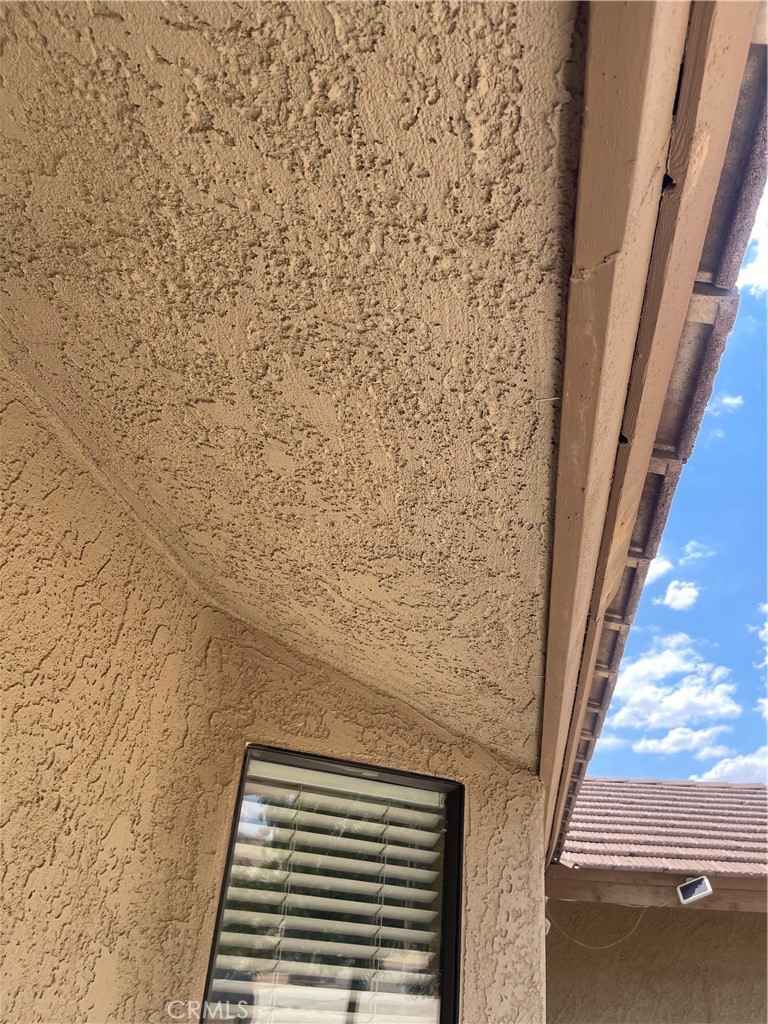 23859 Papago Road Apple Valley, CA 92307 - Photo 21 of 32 a view of a staircase