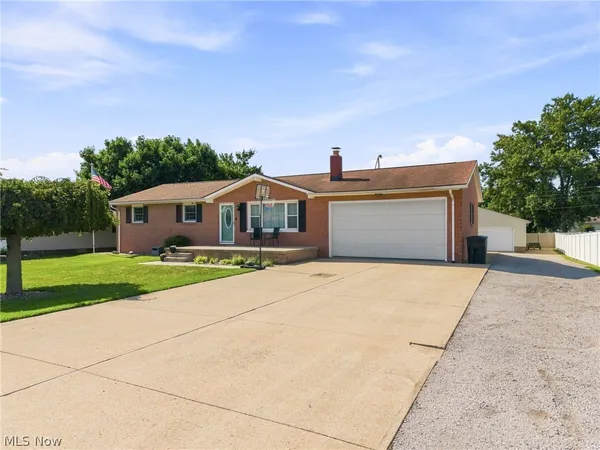 $289,900 | 5570 Foxford Street Southwest, Canton, OH 44706