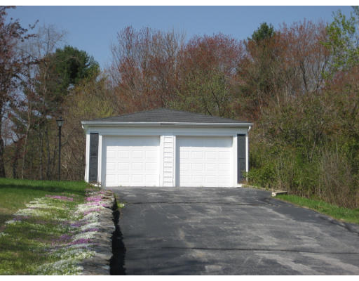 44 Benjamin Road Shirley, MA 01464 - Photo 2 of 12 Gallery Image 2
