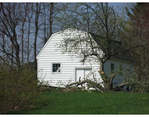 44 Benjamin Road Shirley, MA 01464 - Photo 3 of 12 Gallery Image 3