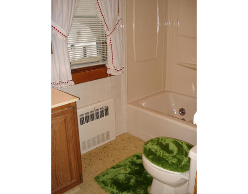 44 Benjamin Road Shirley, MA 01464 - Photo 5 of 12 Gallery Image 5