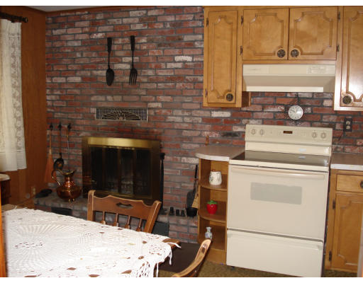 44 Benjamin Road Shirley, MA 01464 - Photo 9 of 12 Gallery Image 9