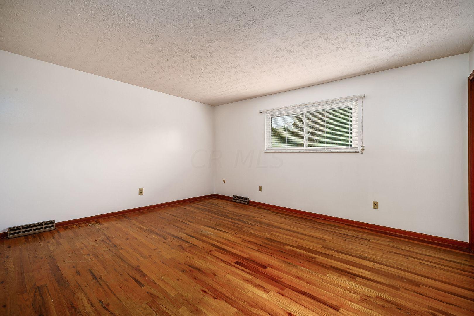5543 Durrell Road Columbus, OH 43229 - Photo 11 of 28 Gallery Image 11