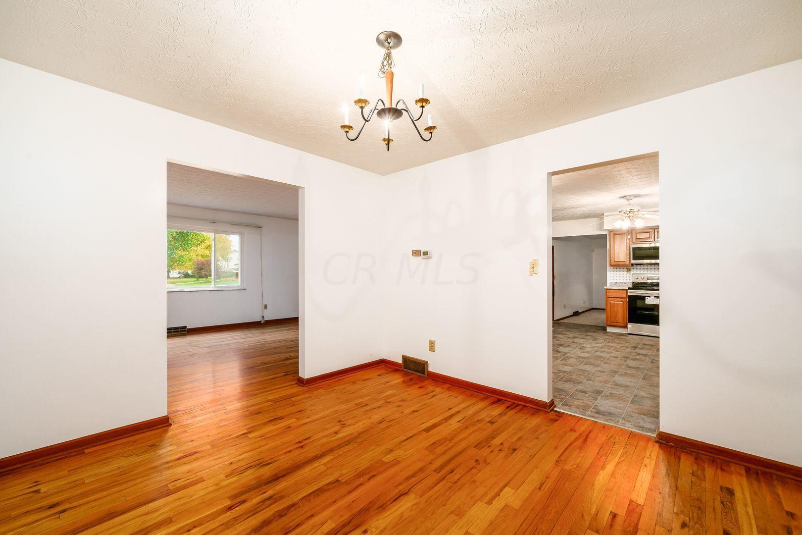 5543 Durrell Road Columbus, OH 43229 - Photo 8 of 28 Gallery Image 8