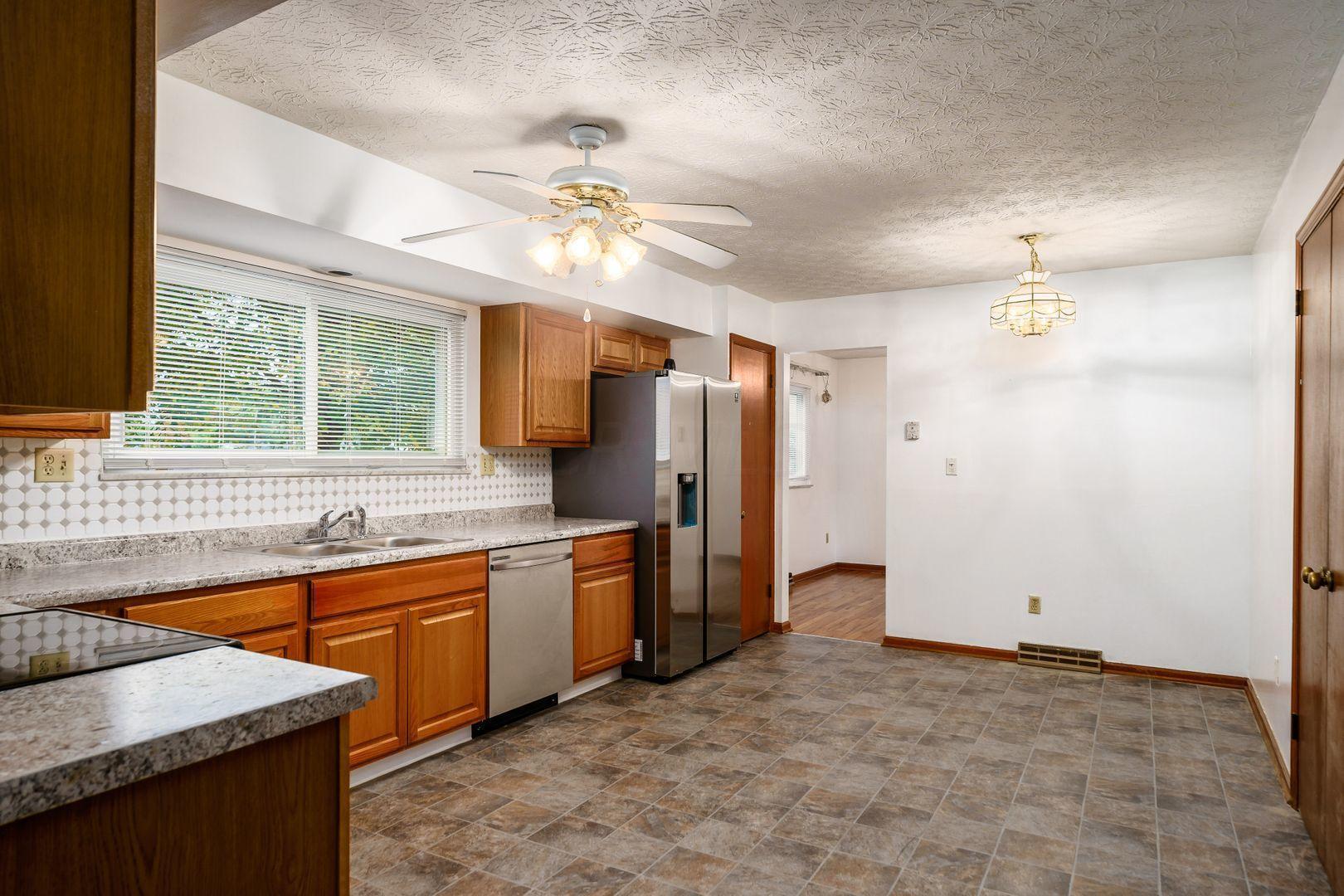 5543 Durrell Road Columbus, OH 43229 - Photo 9 of 28 Gallery Image 9
